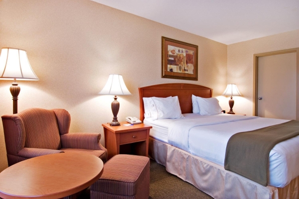 Holiday Inn Express VANCOUVER-METROTOWN (BURNABY)